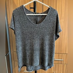 “i ❤️ it” Brand Blackish White Sleeveless Sweater with Gold Zipper - Size Small